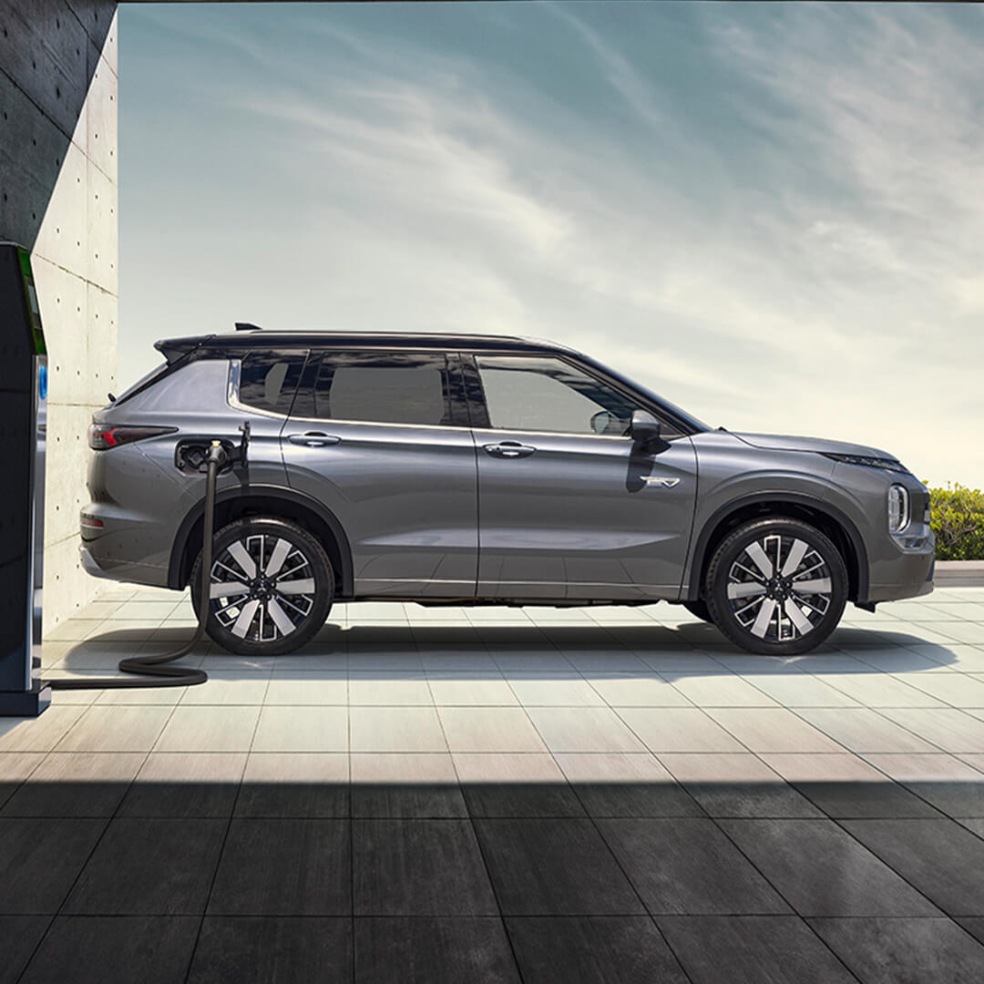 Keep exploring Outlander Plug-in Hybrid EV
